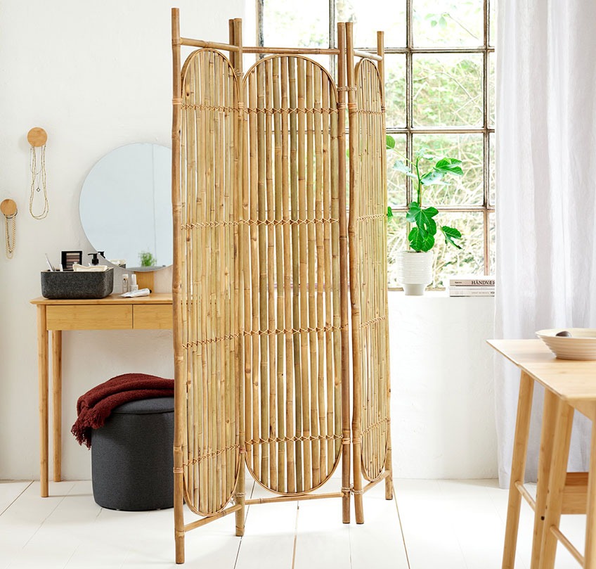 Bambusz paraván térelválasztóként nappali és étkező között