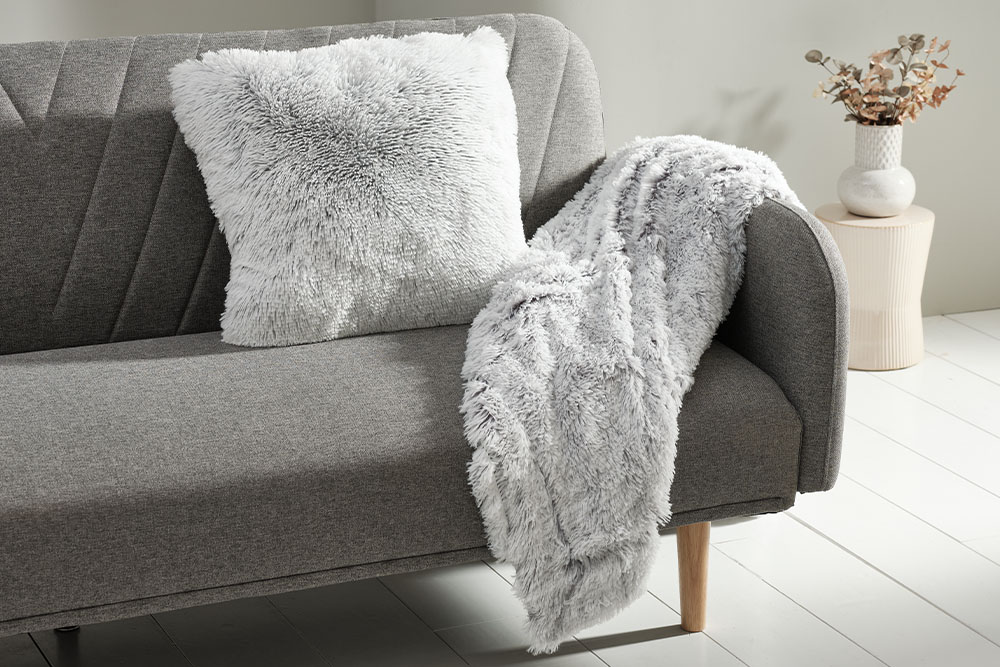 30-70% kedvezmény minden plédre és díszpárnára*