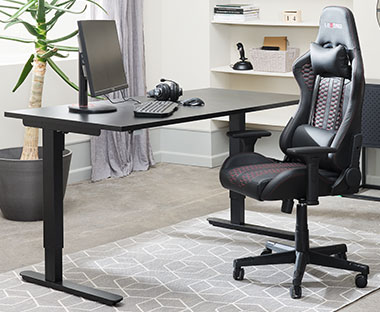 állítható magasságú asztal ergonómikus gamer székkel