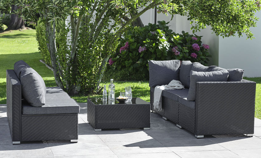 Luxus elemes kerti bútor szett egy teraszon