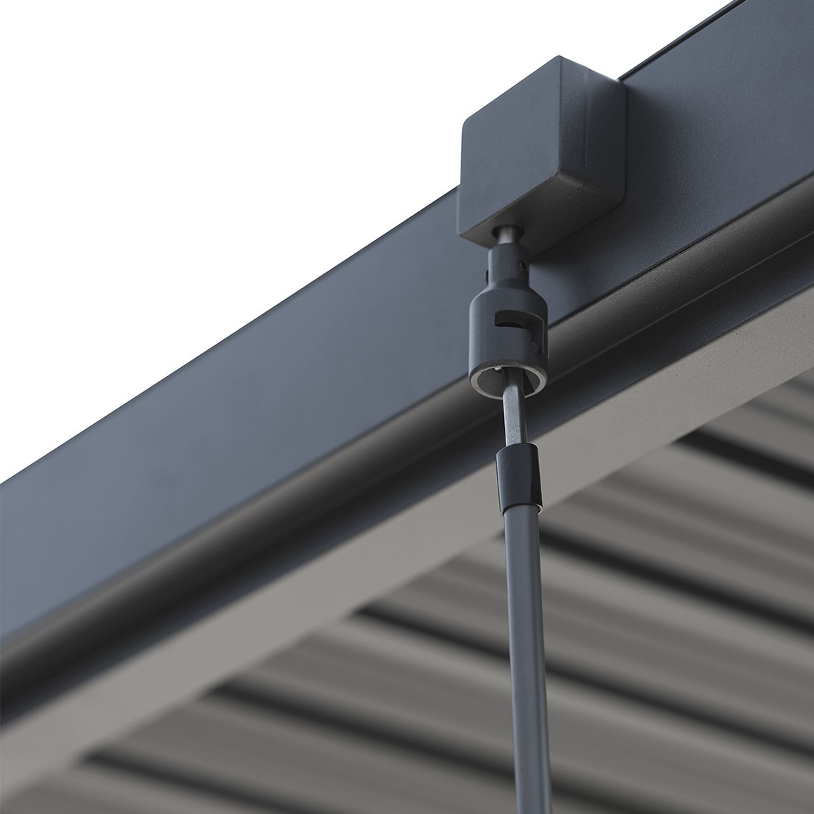 A tekerős fogantyú segítségével könnyen beállíthatod a KONGEMOSE pergola tetőléceit Fém pergola állítható tetőlécekkel