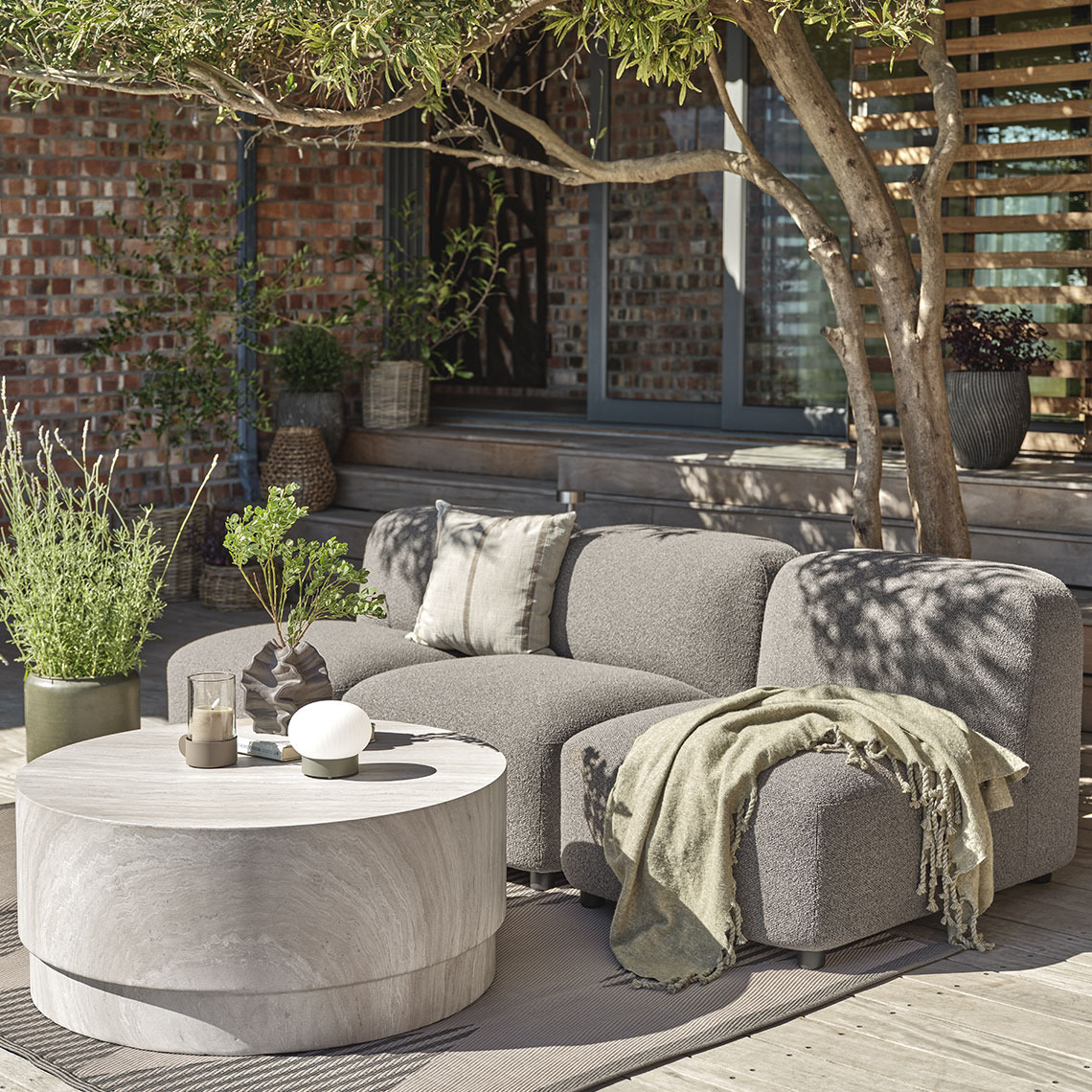 Kerti kanapé elemekből összeállítva