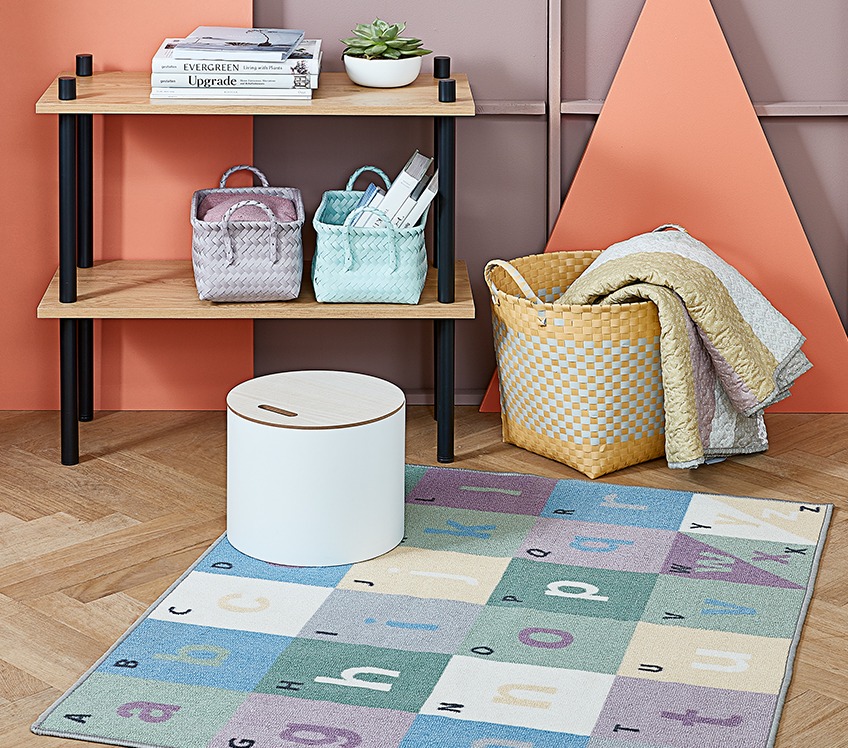 Room with GULMAURE kids rug on the floor, HJALTI storage box and THERMAN basket with MAIGULL throw Room with kids rug on the floor, storage box and basket with throw