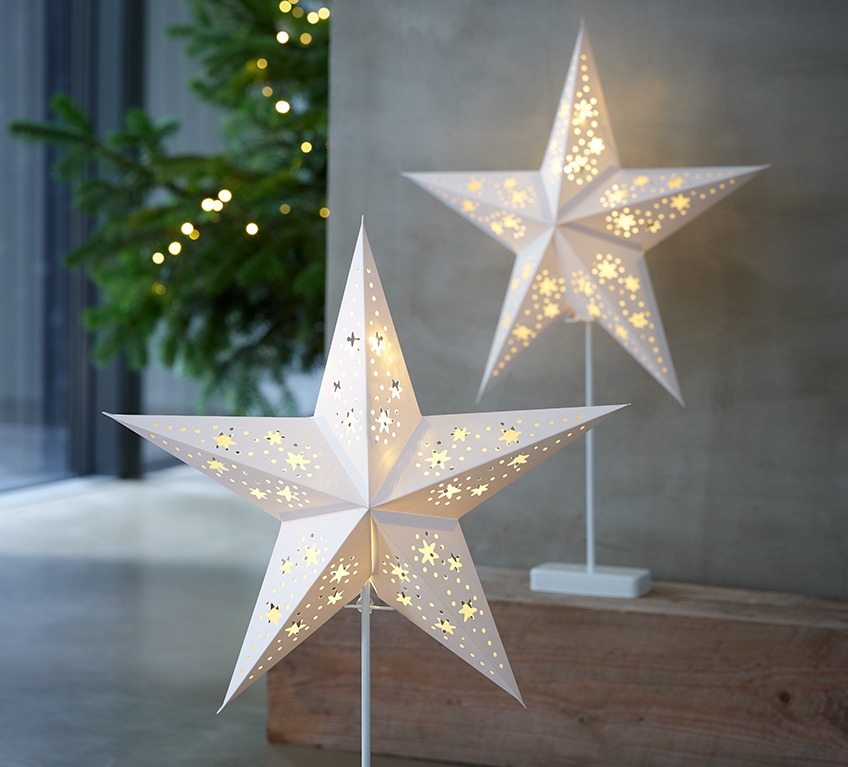 Két fehér karácsonyi csillag formájú elemes lámpa