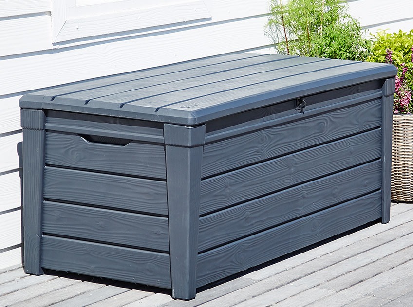 SVENDBORG cushion box out of 60 % recycled plastic Cushion box on a patio